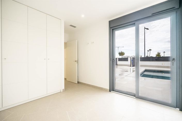 Image No.14-3 Bed Villa for sale