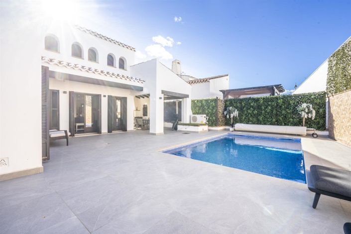 Image No.4-4 Bed Villa for sale