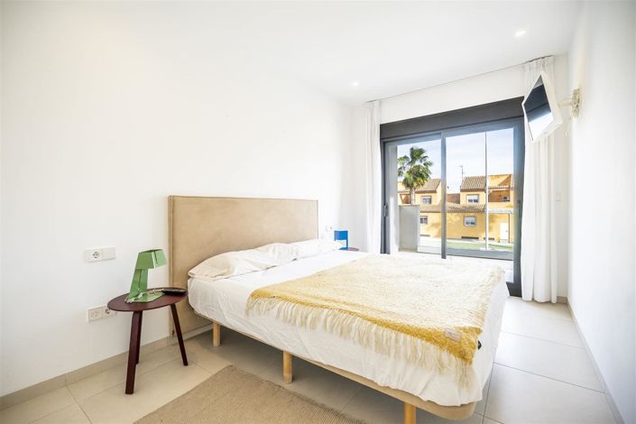 Image No.14-3 Bed Villa for sale