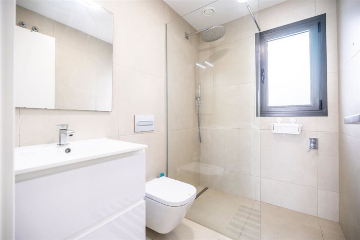 Image No.15-3 Bed Villa for sale