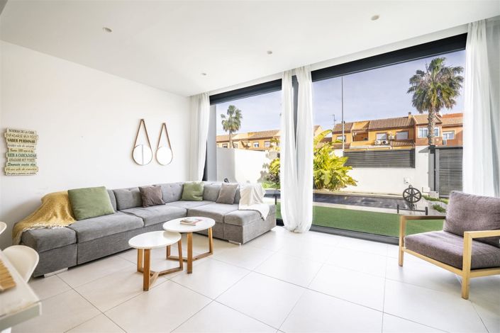 Image No.3-3 Bed Villa for sale