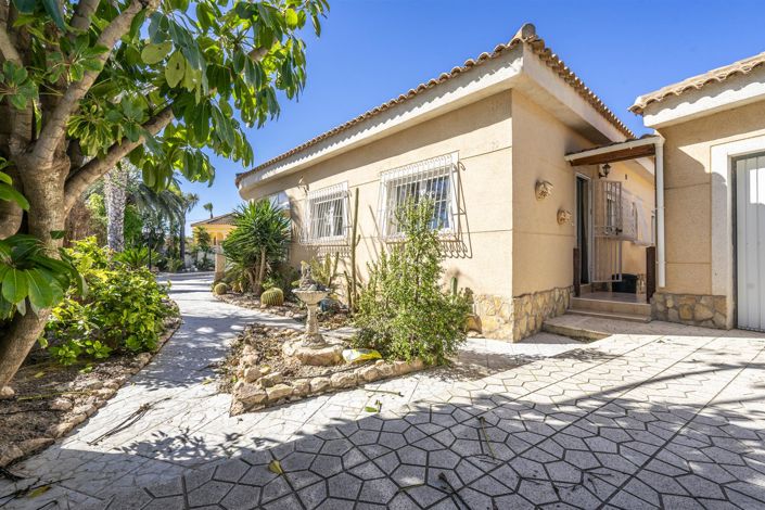 Image No.17-3 Bed Villa for sale