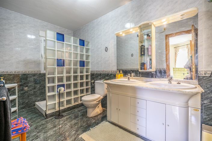 Image No.7-3 Bed Villa for sale