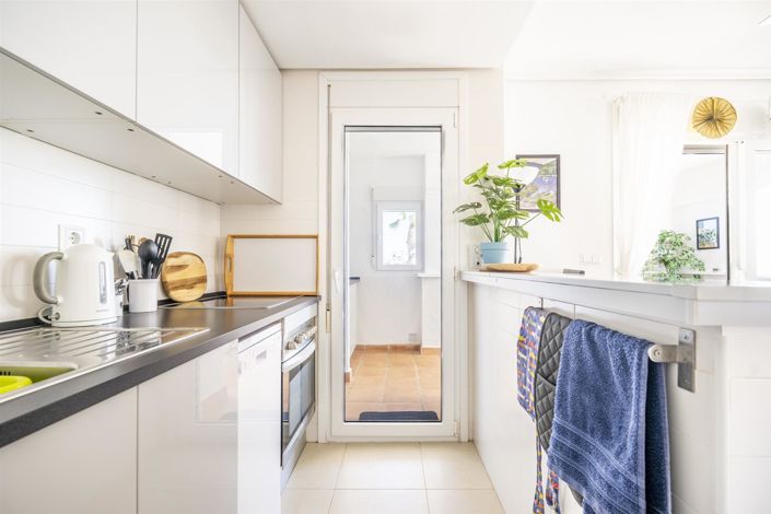 Image No.12-2 Bed Townhouse for sale