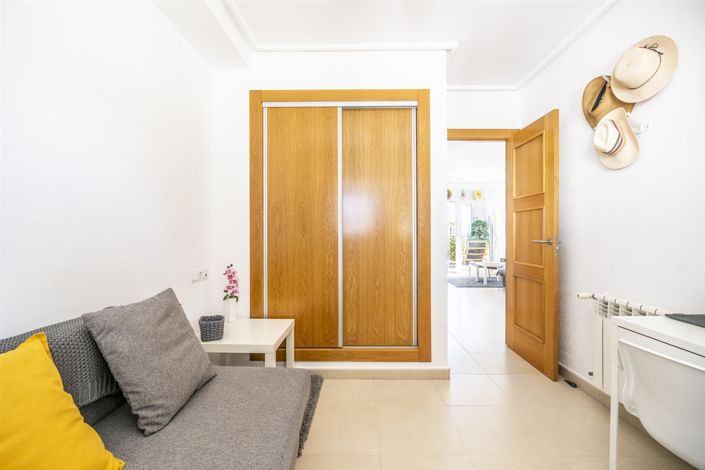 Image No.25-2 Bed Townhouse for sale