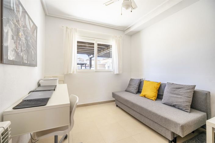 Image No.9-2 Bed Townhouse for sale