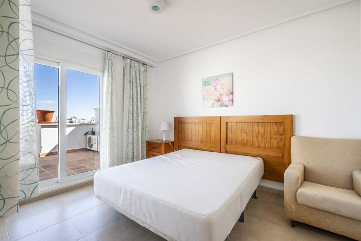 Image No.5-2 Bed Townhouse for sale