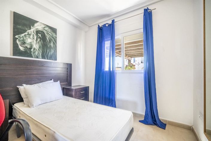 Image No.9-2 Bed Townhouse for sale