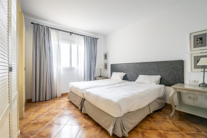 Image No.12-2 Bed Apartment for sale