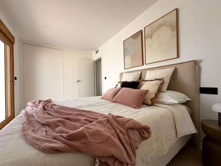 Image No.13-3 Bed Apartment for sale