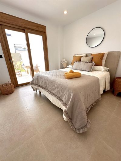 Image No.14-3 Bed Apartment for sale