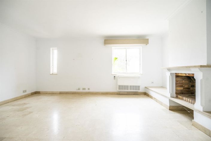 Image No.11-3 Bed Townhouse for sale