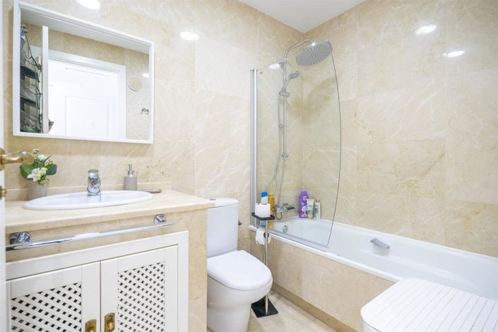 Image No.8-2 Bed Apartment for sale