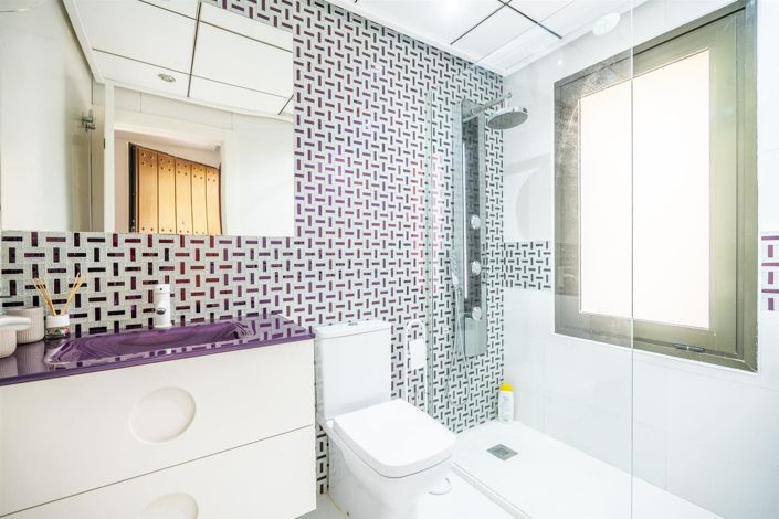 Image No.16-2 Bed Townhouse for sale