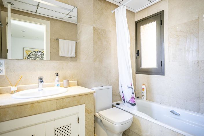 Image No.10-2 Bed Townhouse for sale