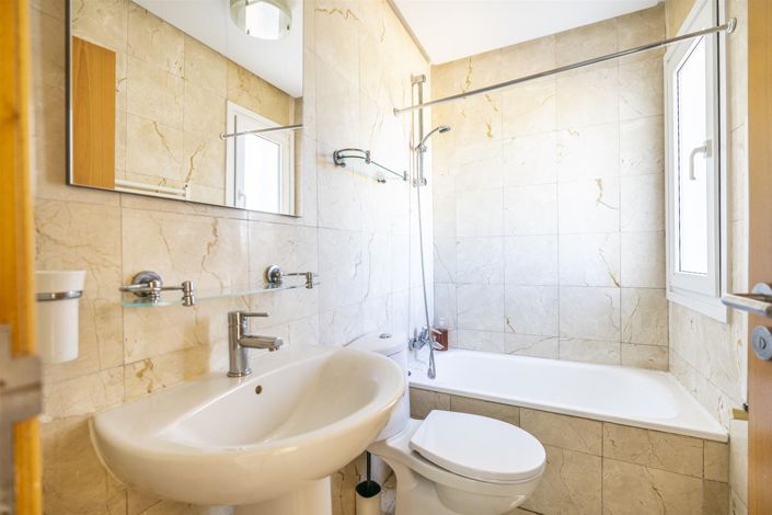 Image No.17-2 Bed Villa for sale