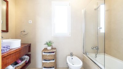 me0j4fx0aeggpi7qmnug