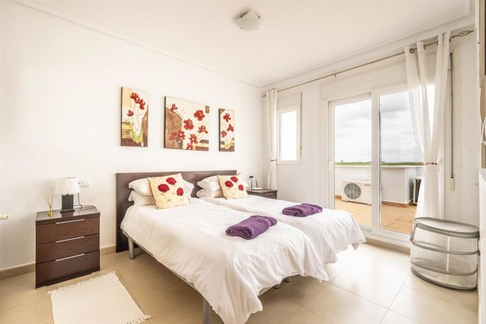 Image No.7-2 Bed Townhouse for sale