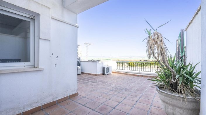 Image No.13-2 Bed Townhouse for sale