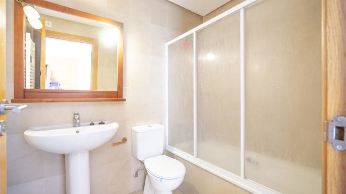 Image No.5-2 Bed Townhouse for sale