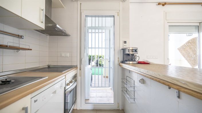 Image No.7-2 Bed Townhouse for sale