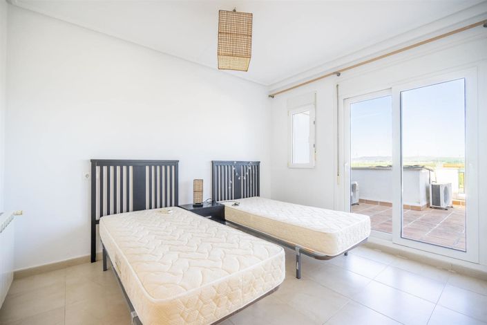 Image No.9-2 Bed Townhouse for sale