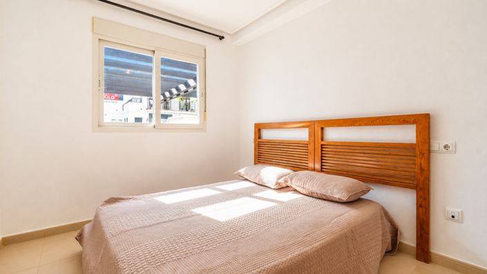 Image No.9-2 Bed Townhouse for sale