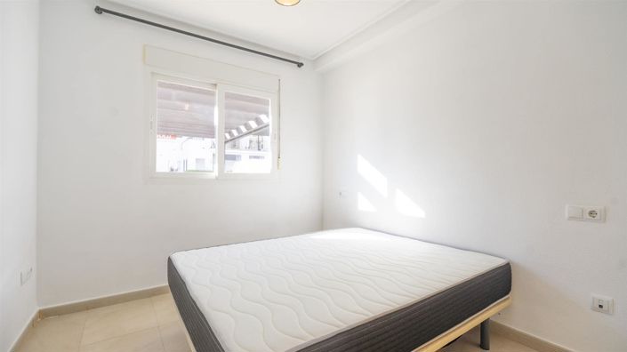 Image No.10-2 Bed Townhouse for sale