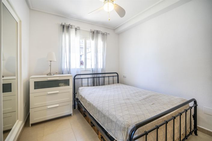 Image No.14-2 Bed Property for sale