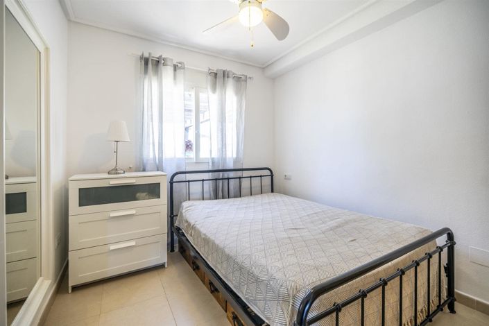 Image No.14-2 Bed Townhouse for sale