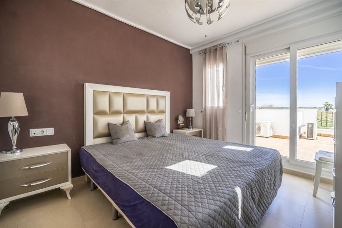 Image No.4-2 Bed Property for sale