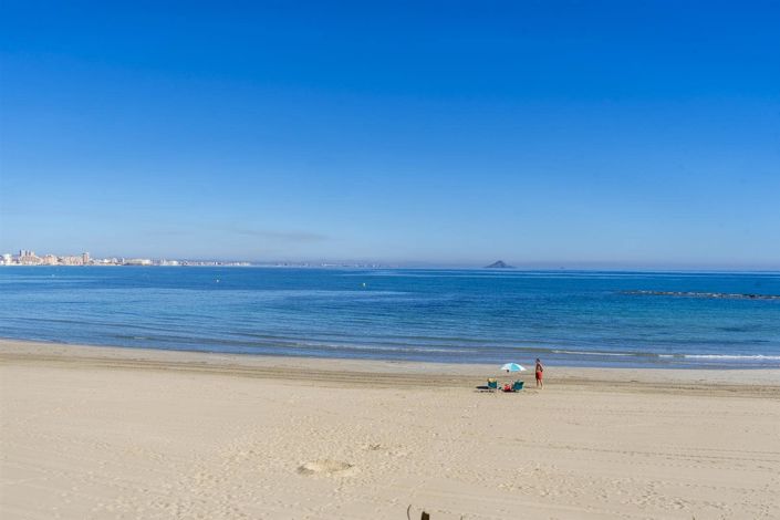 Image No.11-6 Bed Villa for sale