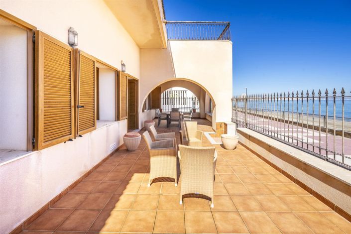 Image No.3-6 Bed Villa for sale