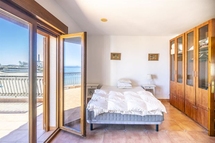 Image No.29-6 Bed Villa for sale