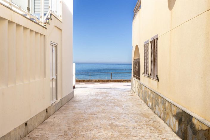 Image No.30-6 Bed Villa for sale