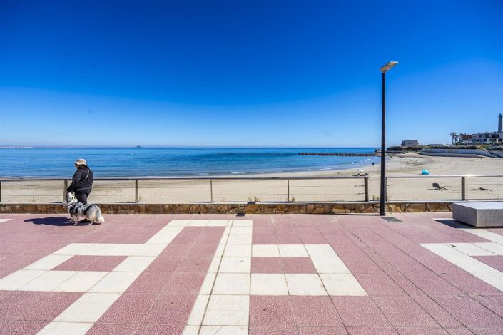 Image No.32-6 Bed Villa for sale