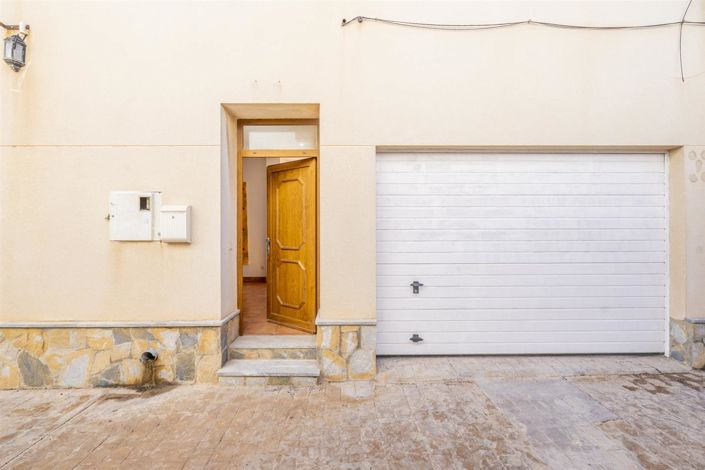 Image No.38-6 Bed Villa for sale