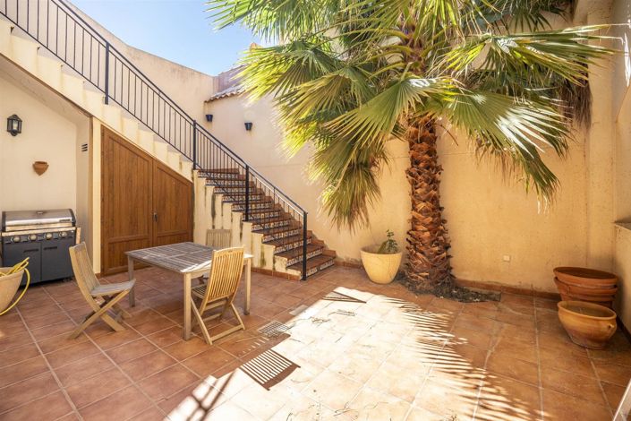 Image No.8-6 Bed Villa for sale