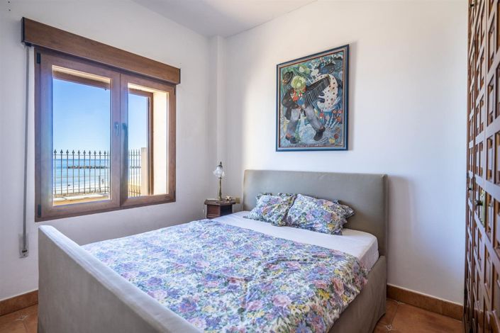 Image No.10-6 Bed Villa for sale