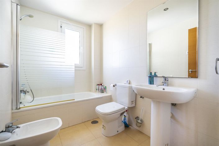 Image No.9-3 Bed Apartment for sale