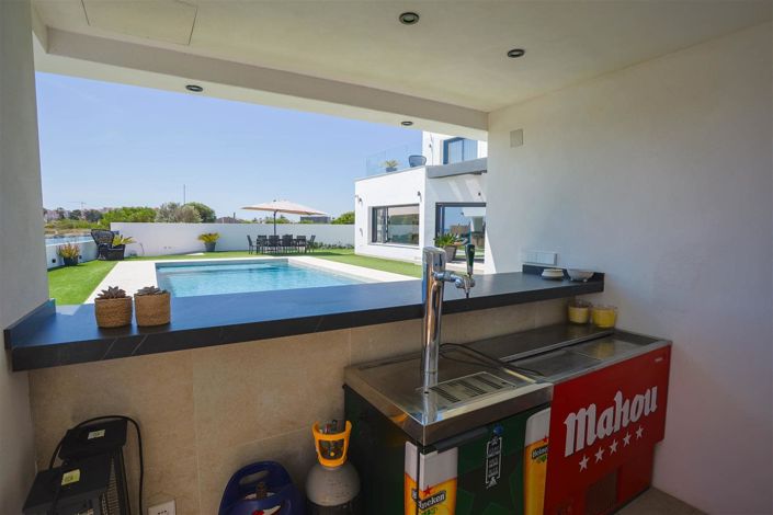 Image No.13-4 Bed Villa for sale