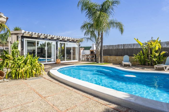 Image No.3-4 Bed Villa for sale