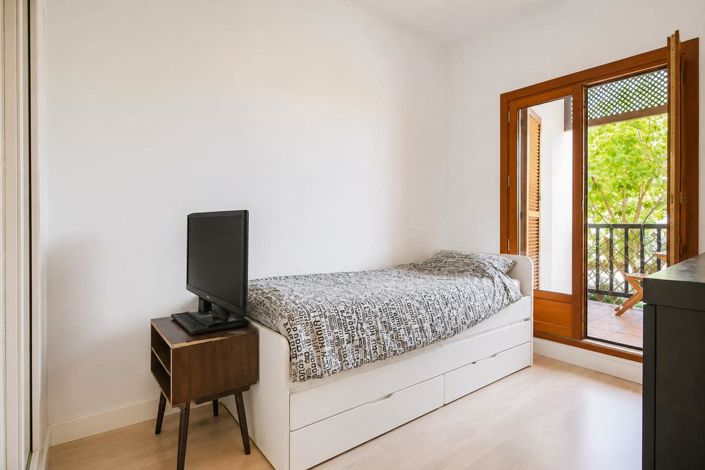 Image No.20-2 Bed Apartment for sale