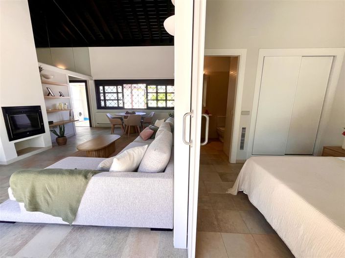 Image No.11-2 Bed Villa for sale