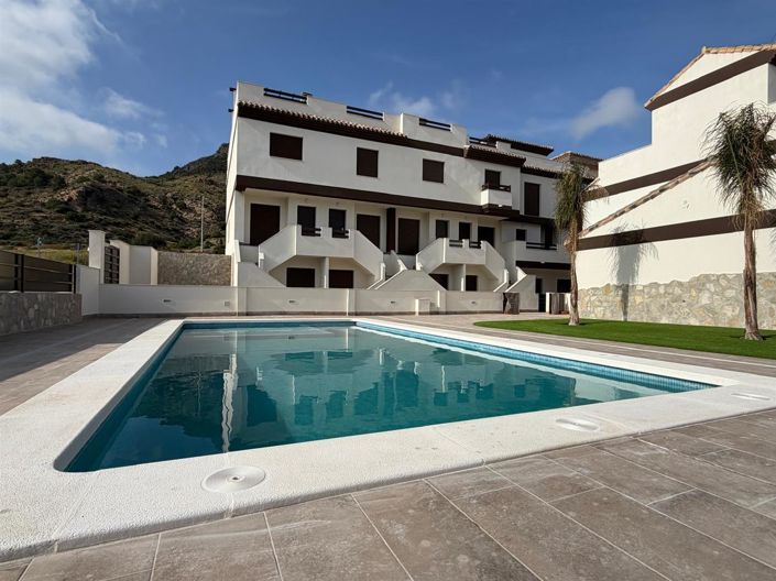 Image No.17-2 Bed Townhouse for sale