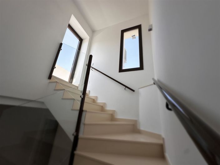 Image No.17-3 Bed Townhouse for sale