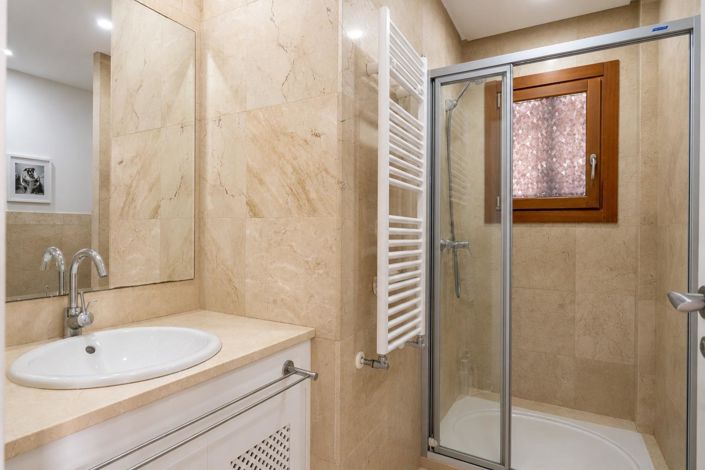 Image No.25-4 Bed Villa for sale