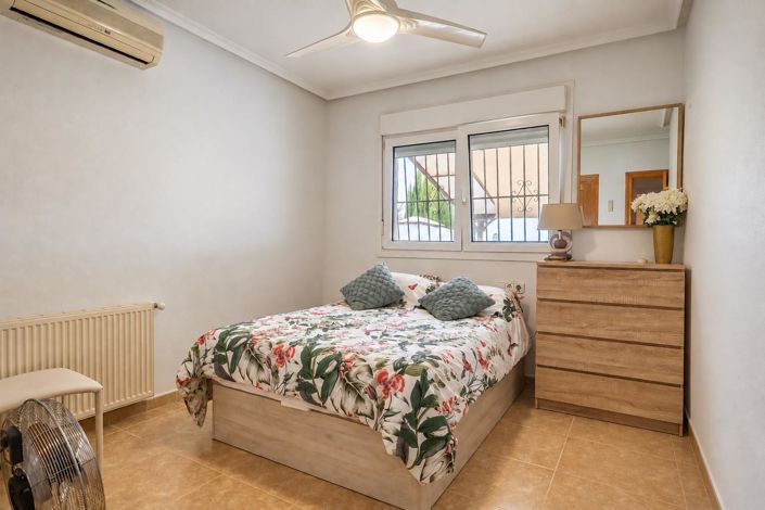 Image No.25-4 Bed Villa for sale