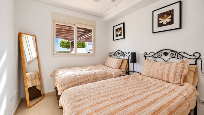 Image No.11-2 Bed Townhouse for sale
