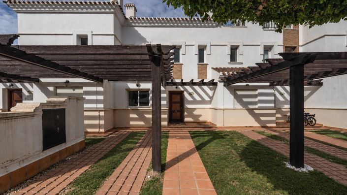 Image No.6-2 Bed Townhouse for sale